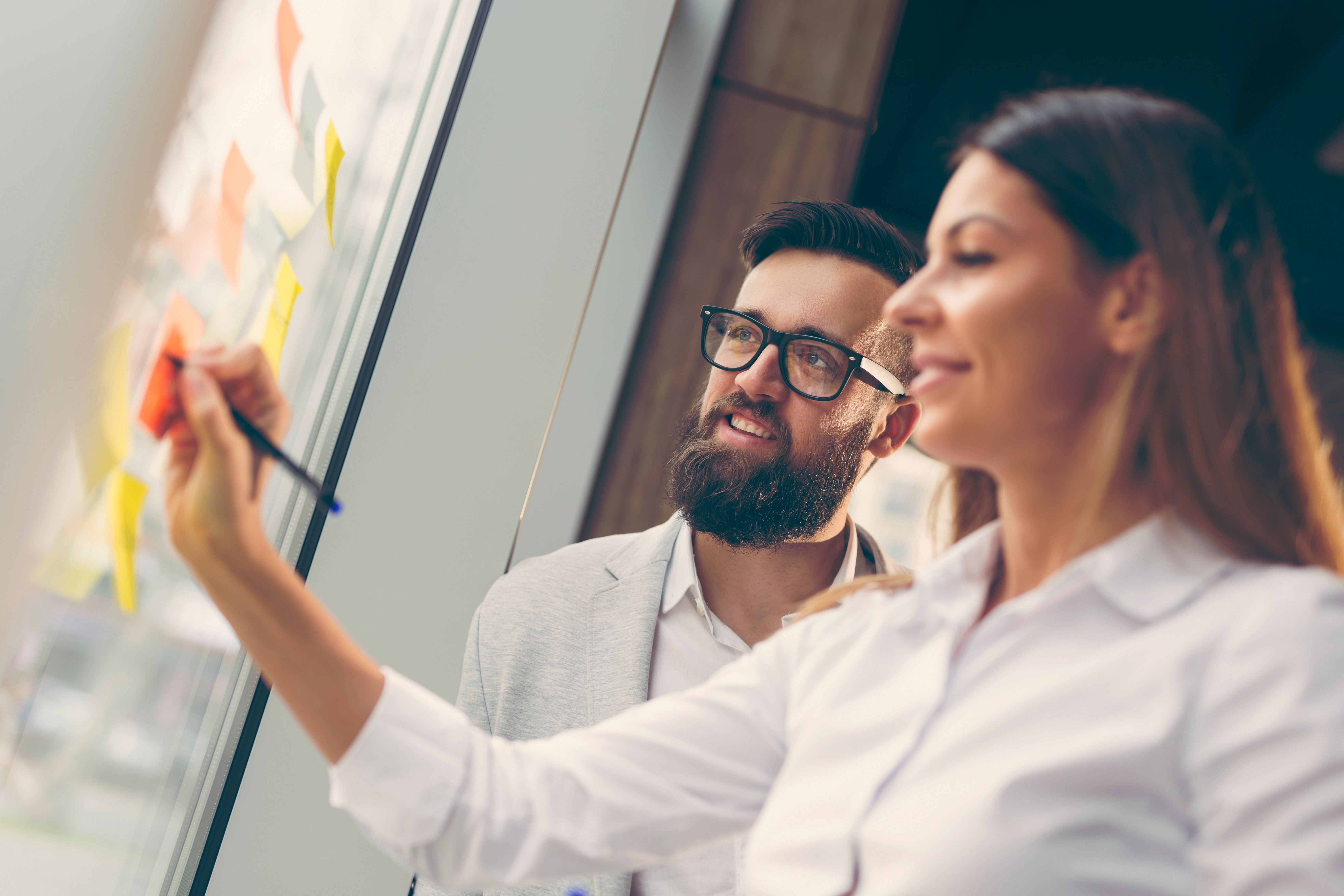 Niche Marketing Success Stories: Lessons from Top Digital Marketers